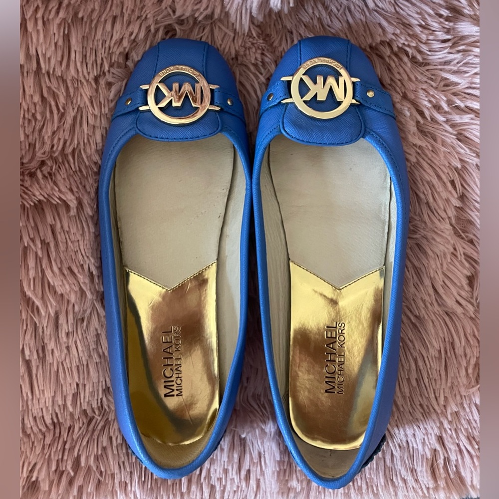 Michael Kors flats in Cobalt size 8